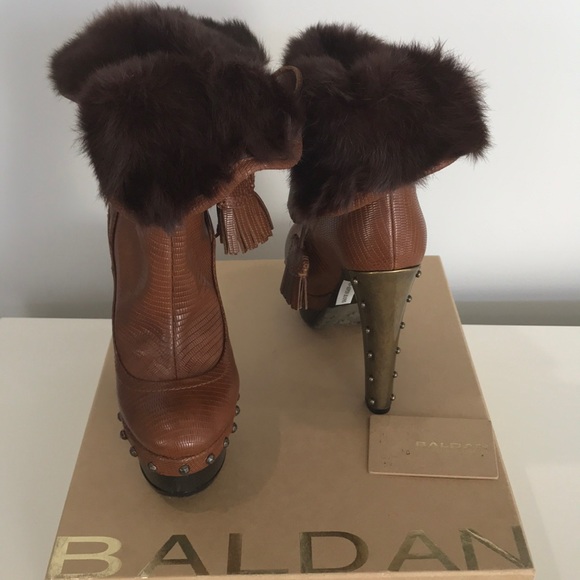 BRAND NEW BALDAN RABBIT FUR CUFF ANKLE BOOTS - Picture 5 of 8
